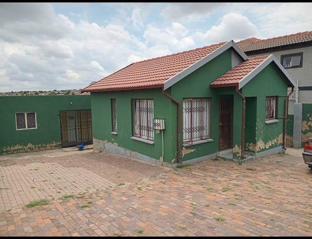 2 BEDROOM FREESTANDING TO LET IN COSMO CITY